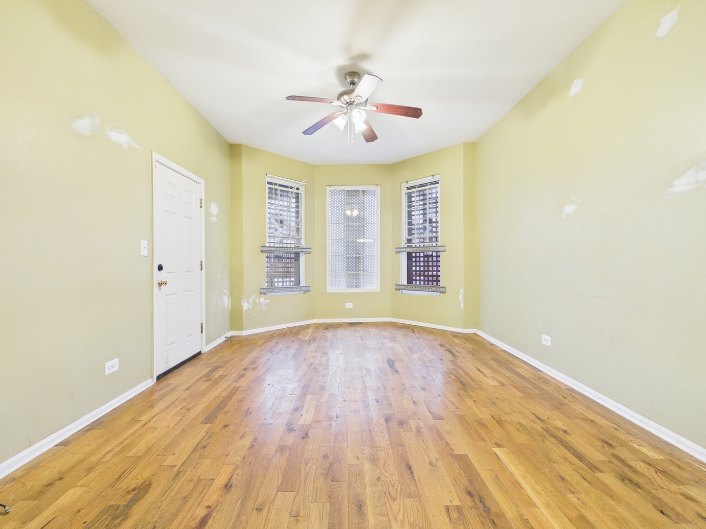 6940 S Bishop Street, Chicago, IL 60636