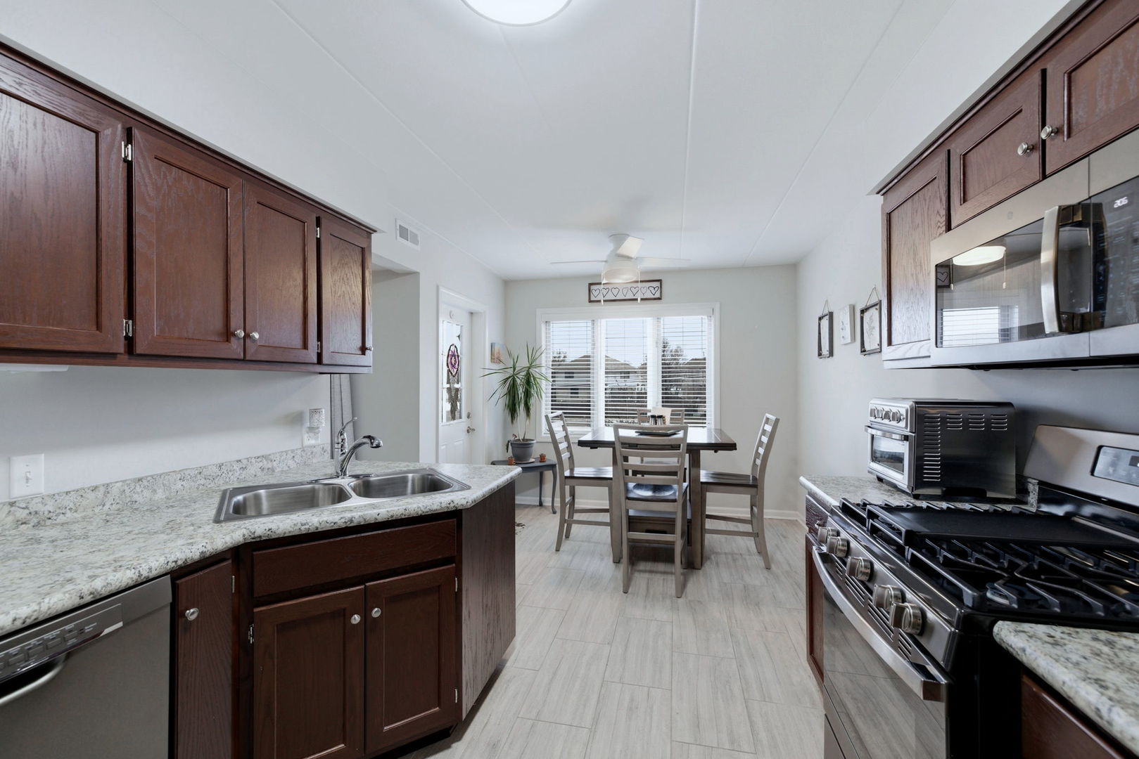 5130 Midlothian #1207, Crestwood, IL 60418