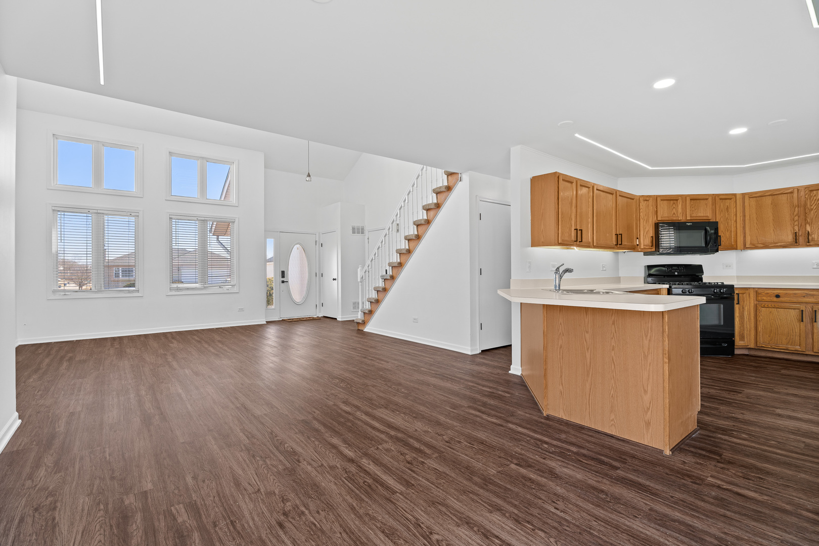 262 LAKEVIEW Court, Steger, IL 60475