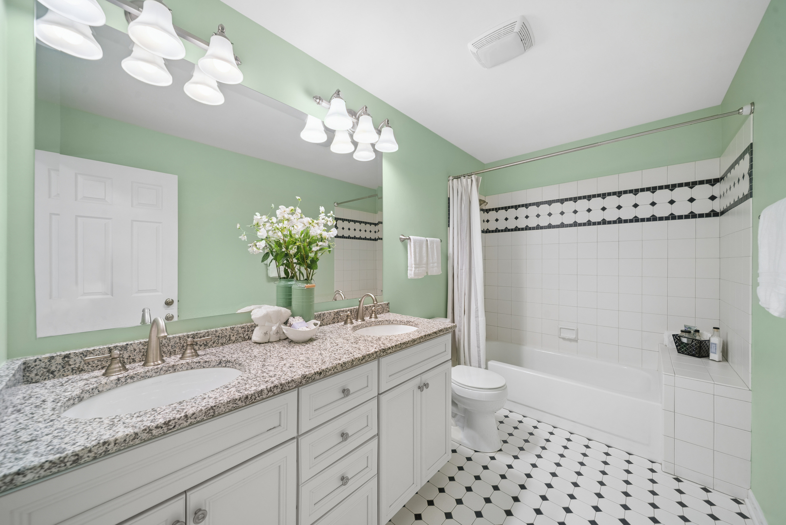 2206 Worthing Drive, Naperville, IL 60565