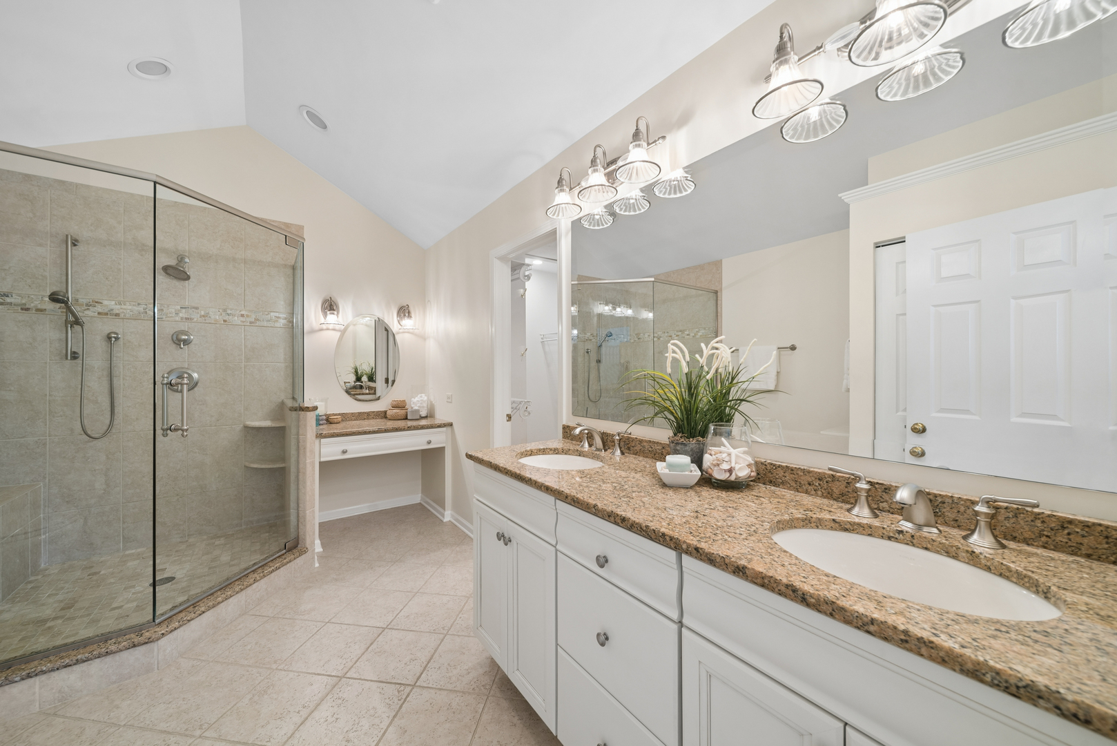 2206 Worthing Drive, Naperville, IL 60565