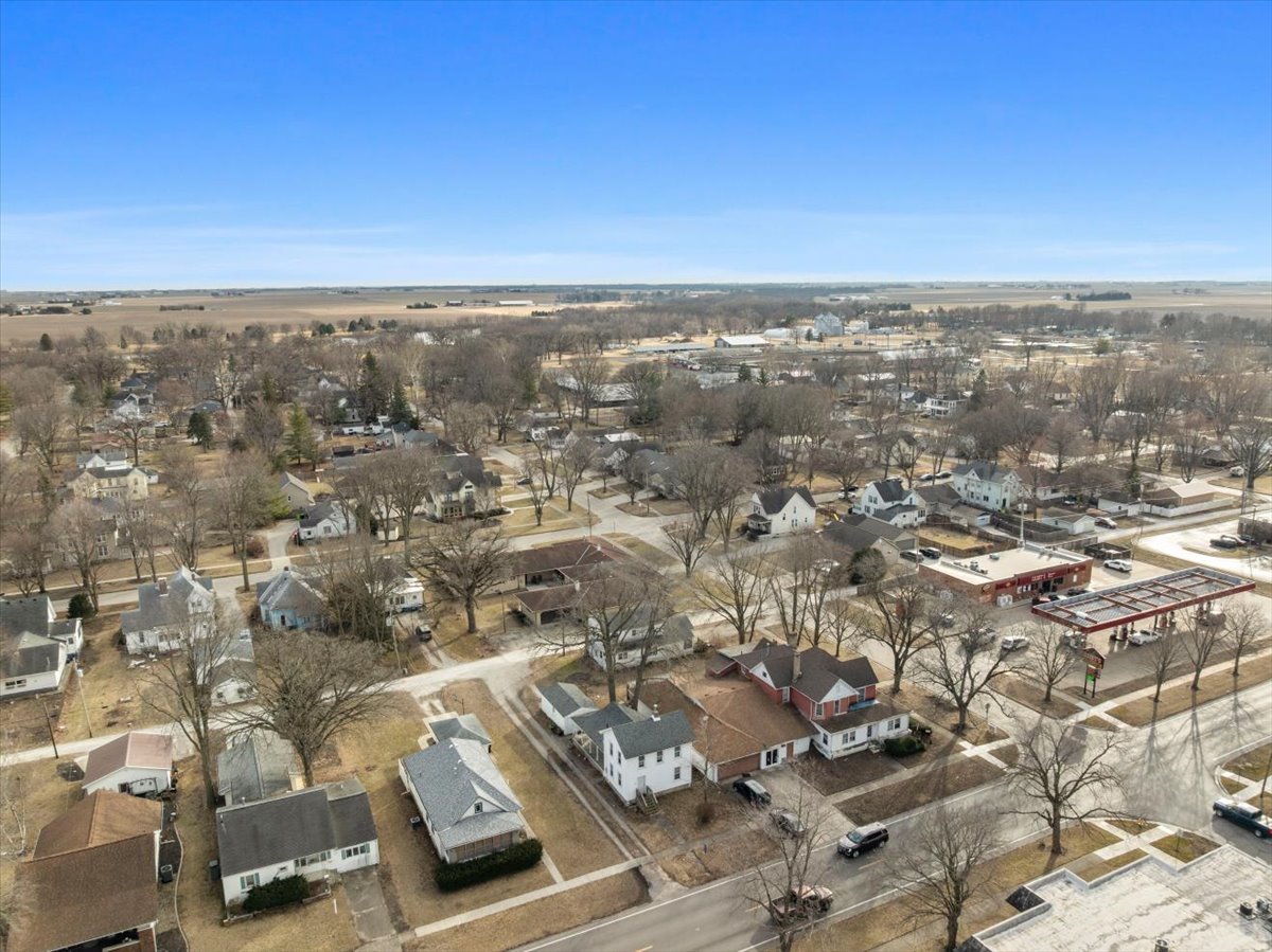 205 E Oak Street, Fairbury, IL 61739