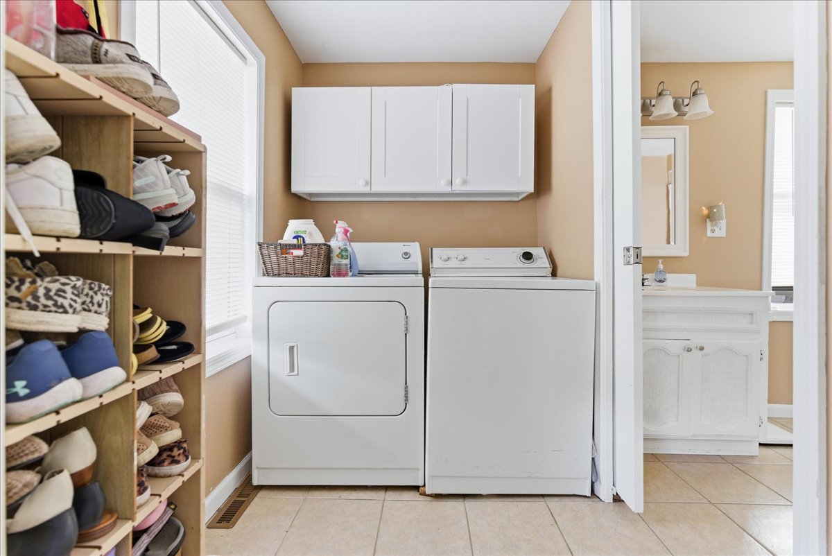 205 E Oak Street, Fairbury, IL 61739