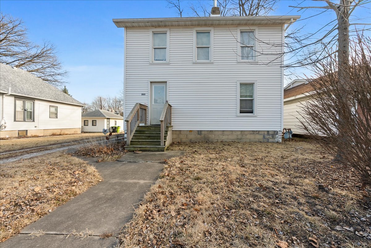 205 E Oak Street, Fairbury, IL 61739