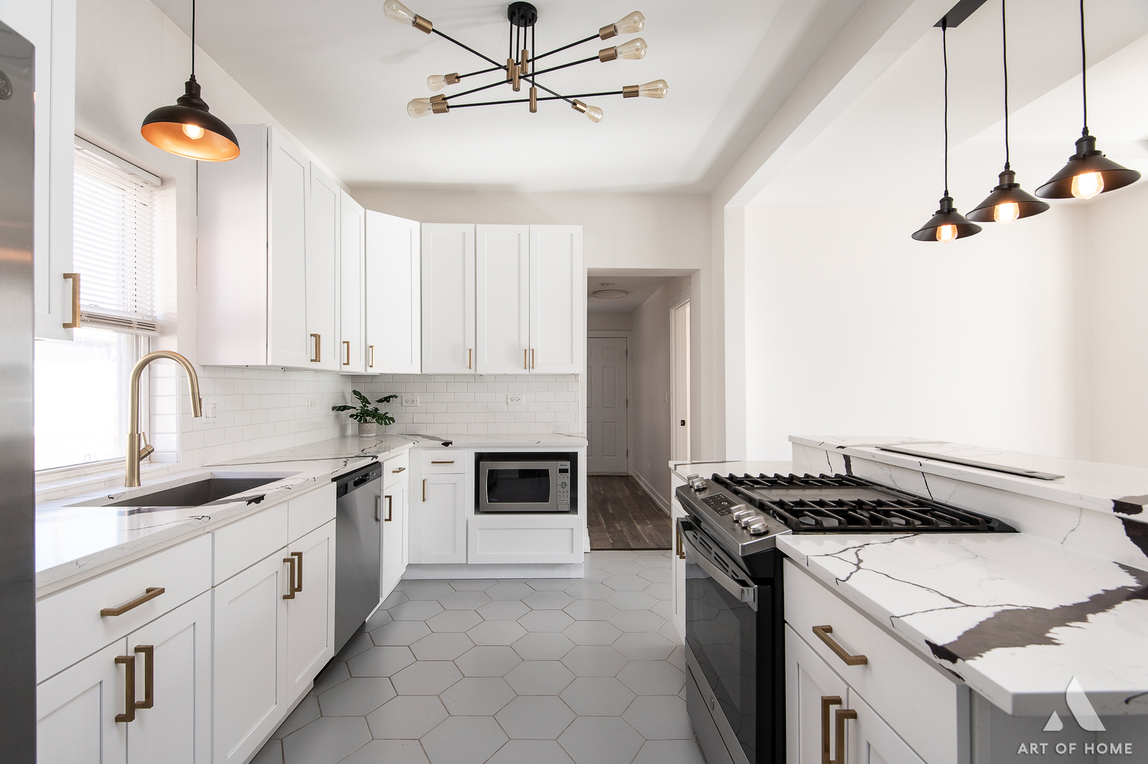 1409 S 2nd Avenue, Maywood, IL 60153