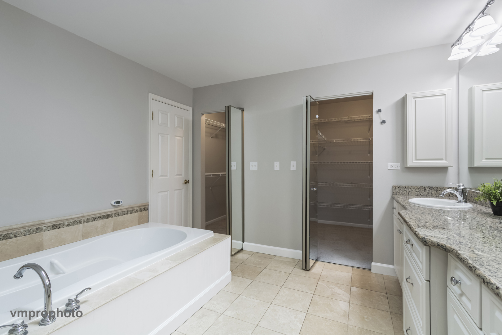 246 Montclair Road, Vernon Hills, IL 60061