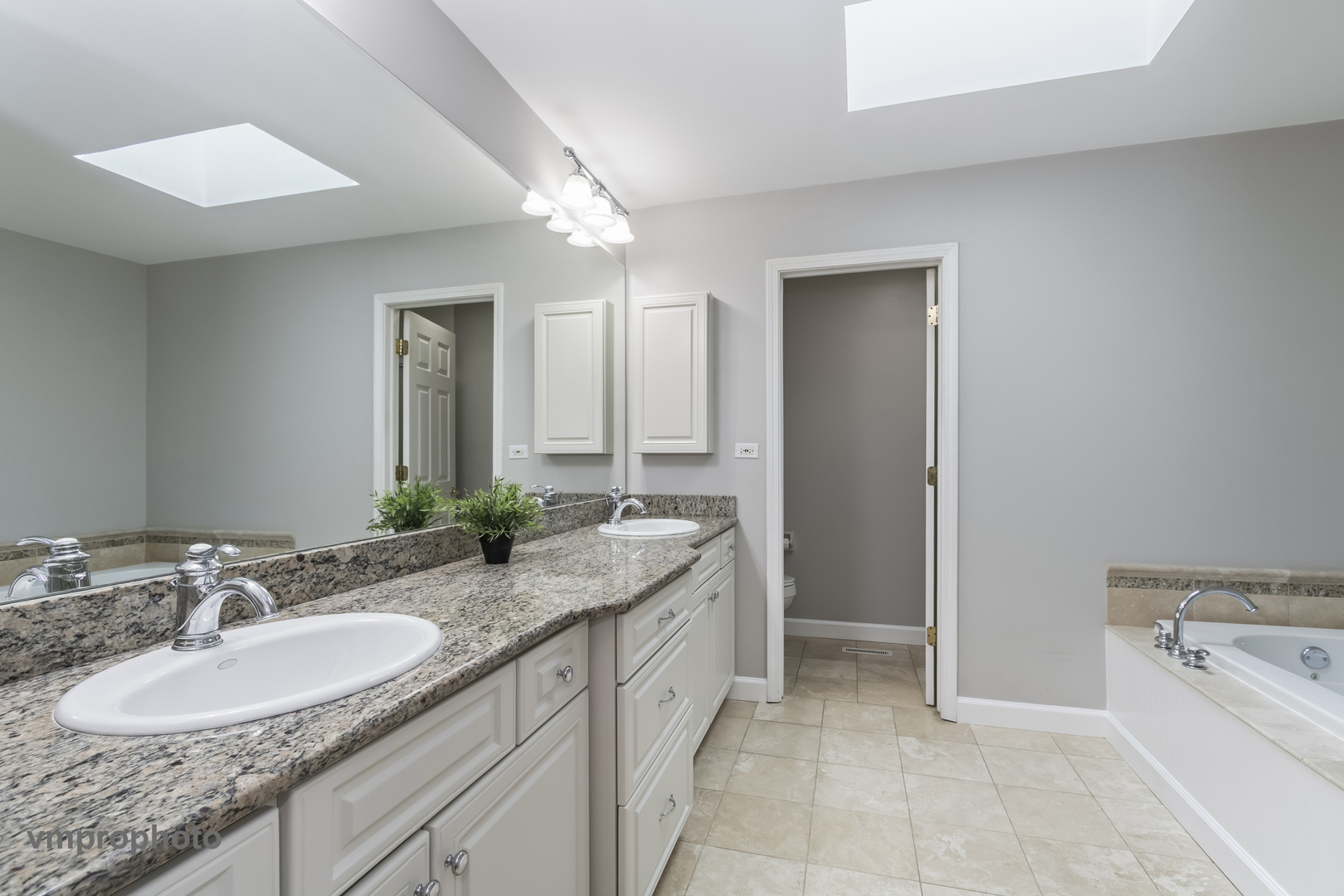 246 Montclair Road, Vernon Hills, IL 60061