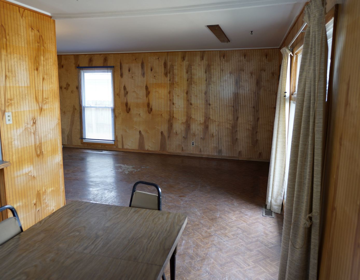 19 Helm Road, Carpentersville, IL 60110