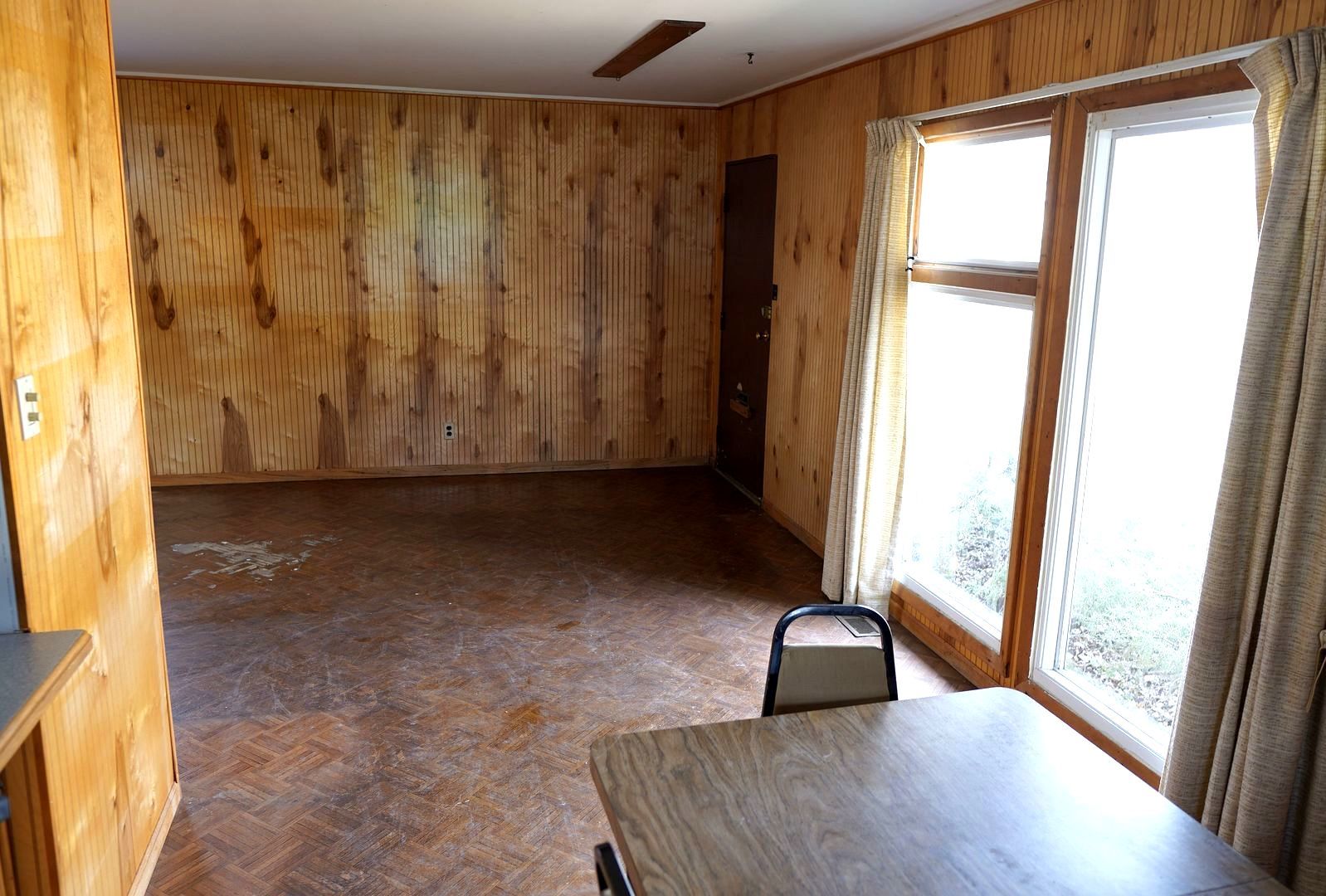 19 Helm Road, Carpentersville, IL 60110