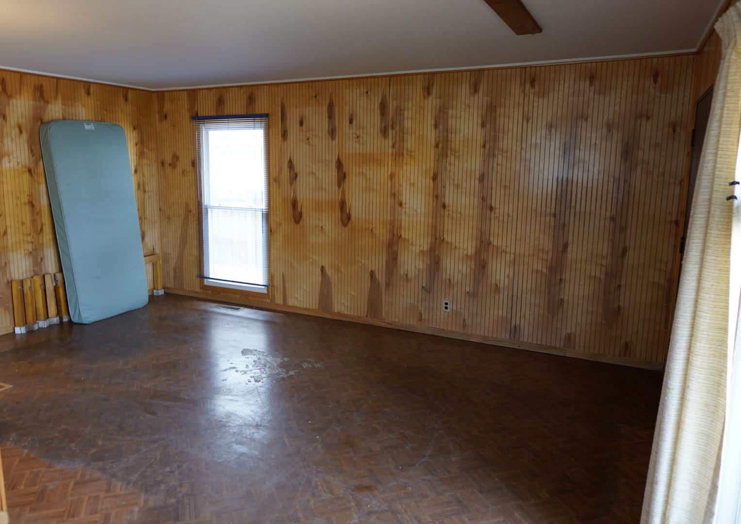 19 Helm Road, Carpentersville, IL 60110