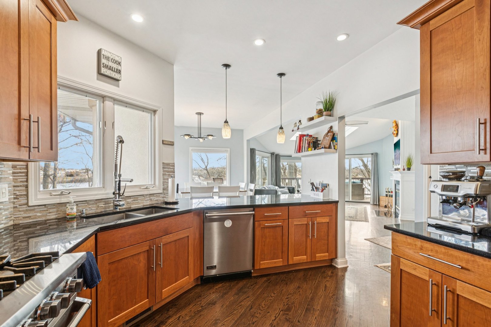 1209 Bayshore Drive, Antioch, IL 60002