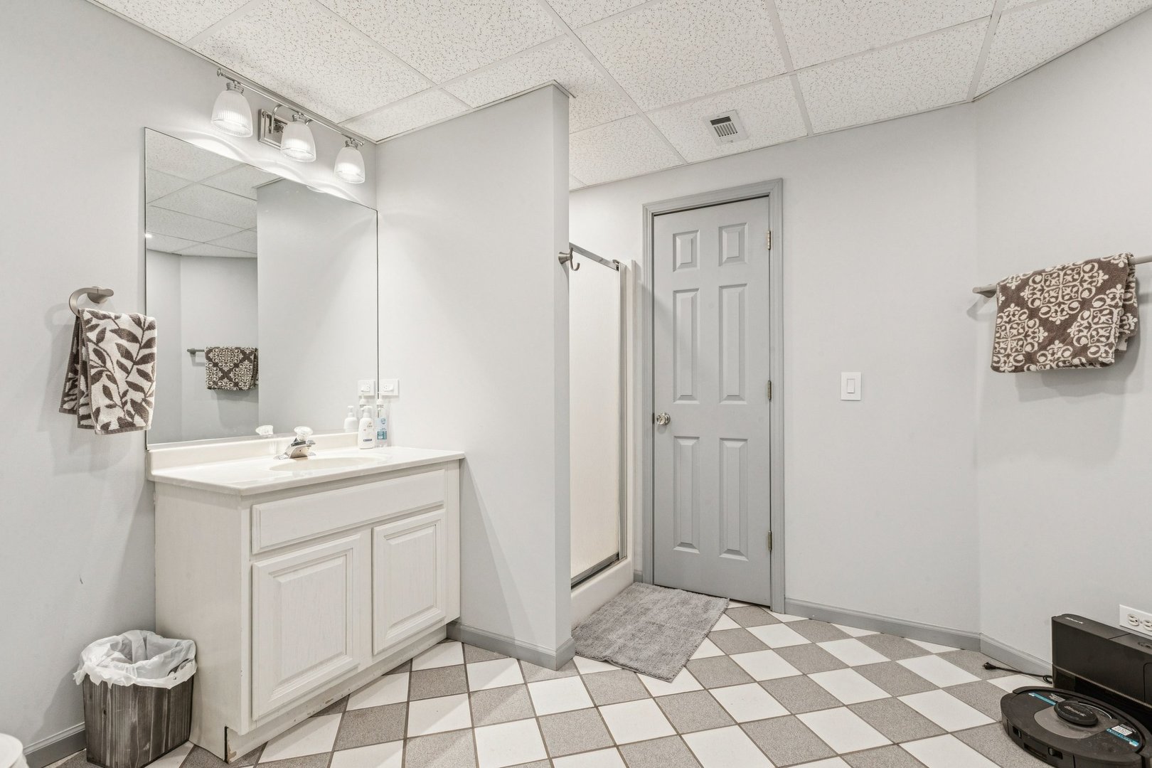 1209 Bayshore Drive, Antioch, IL 60002