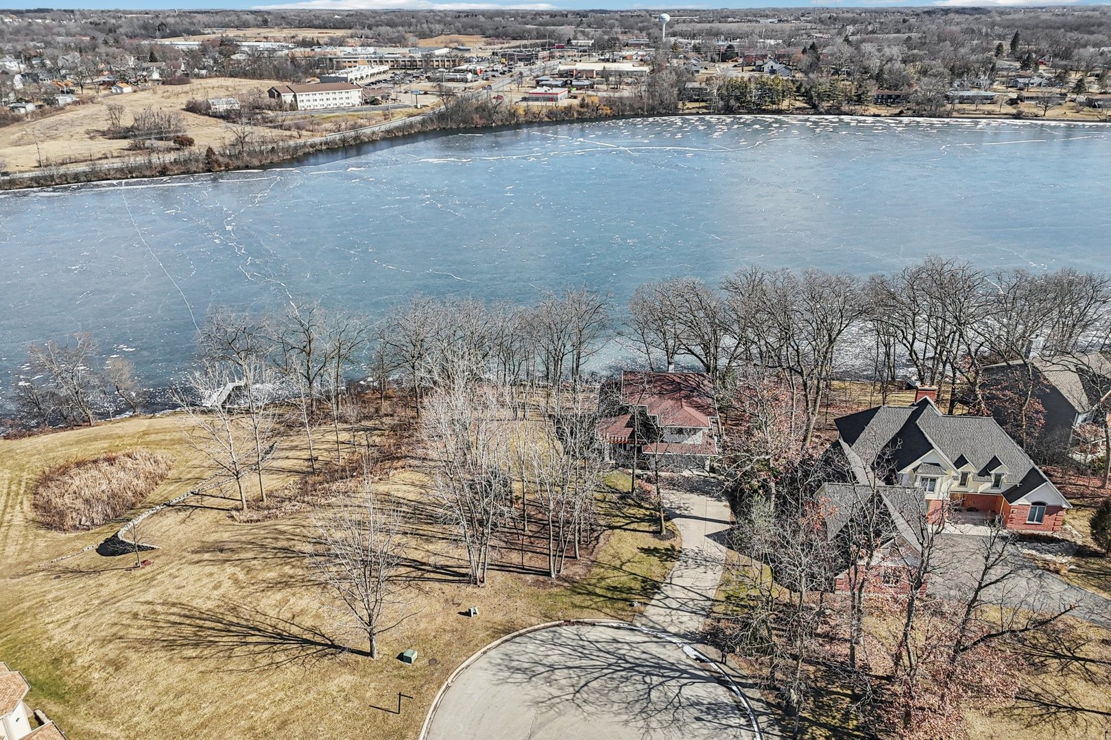 1209 Bayshore Drive, Antioch, IL 60002