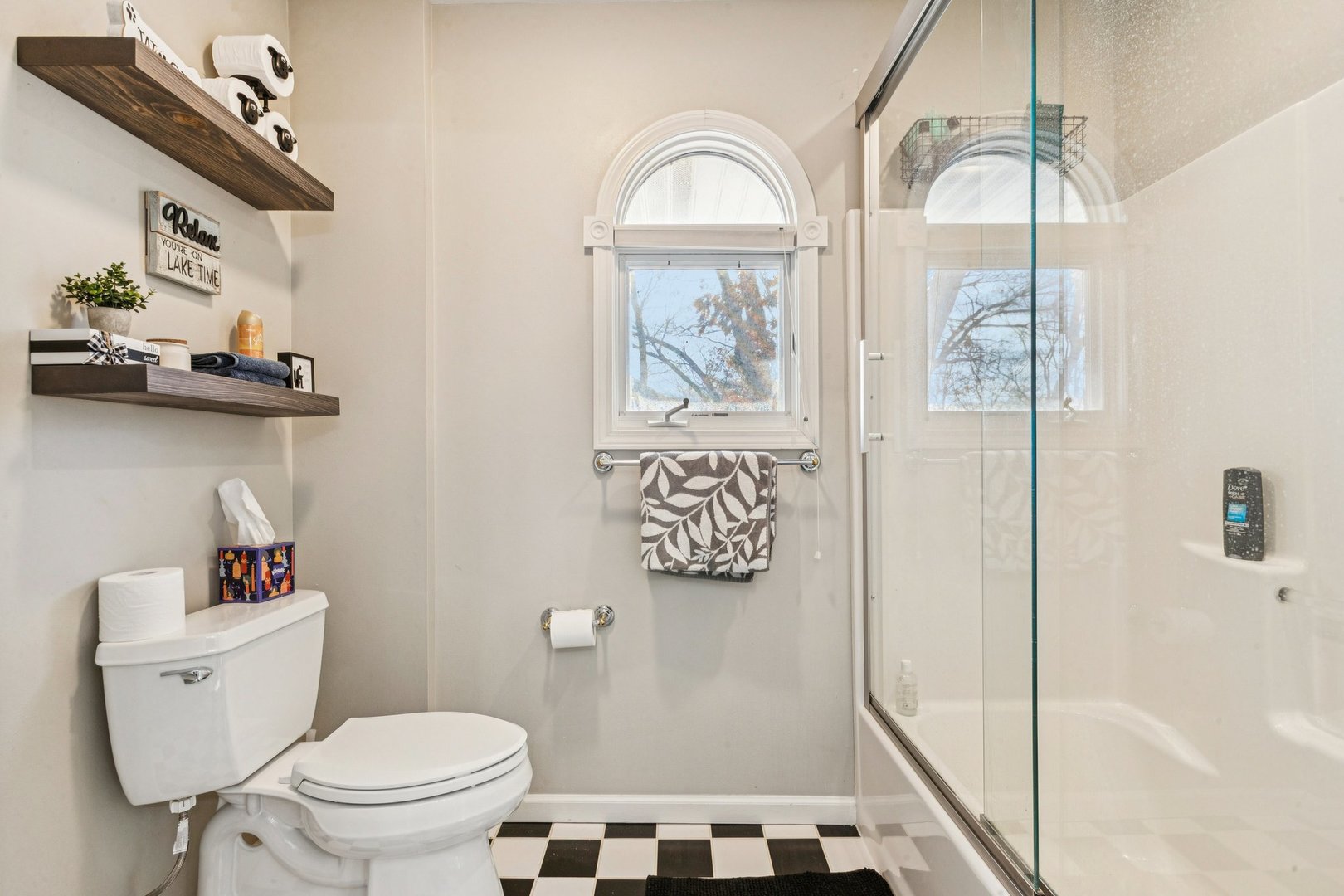 1209 Bayshore Drive, Antioch, IL 60002