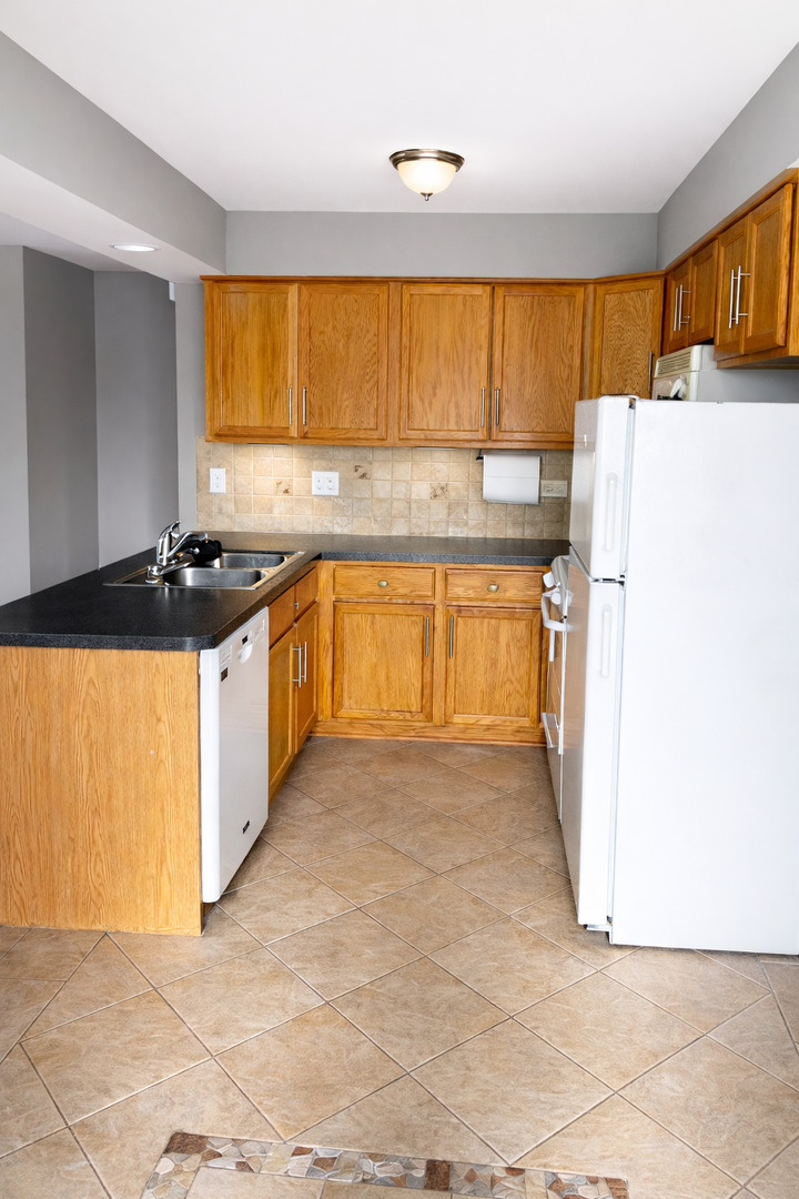 1224 INVERRARY Lane, Deerfield, IL 60015