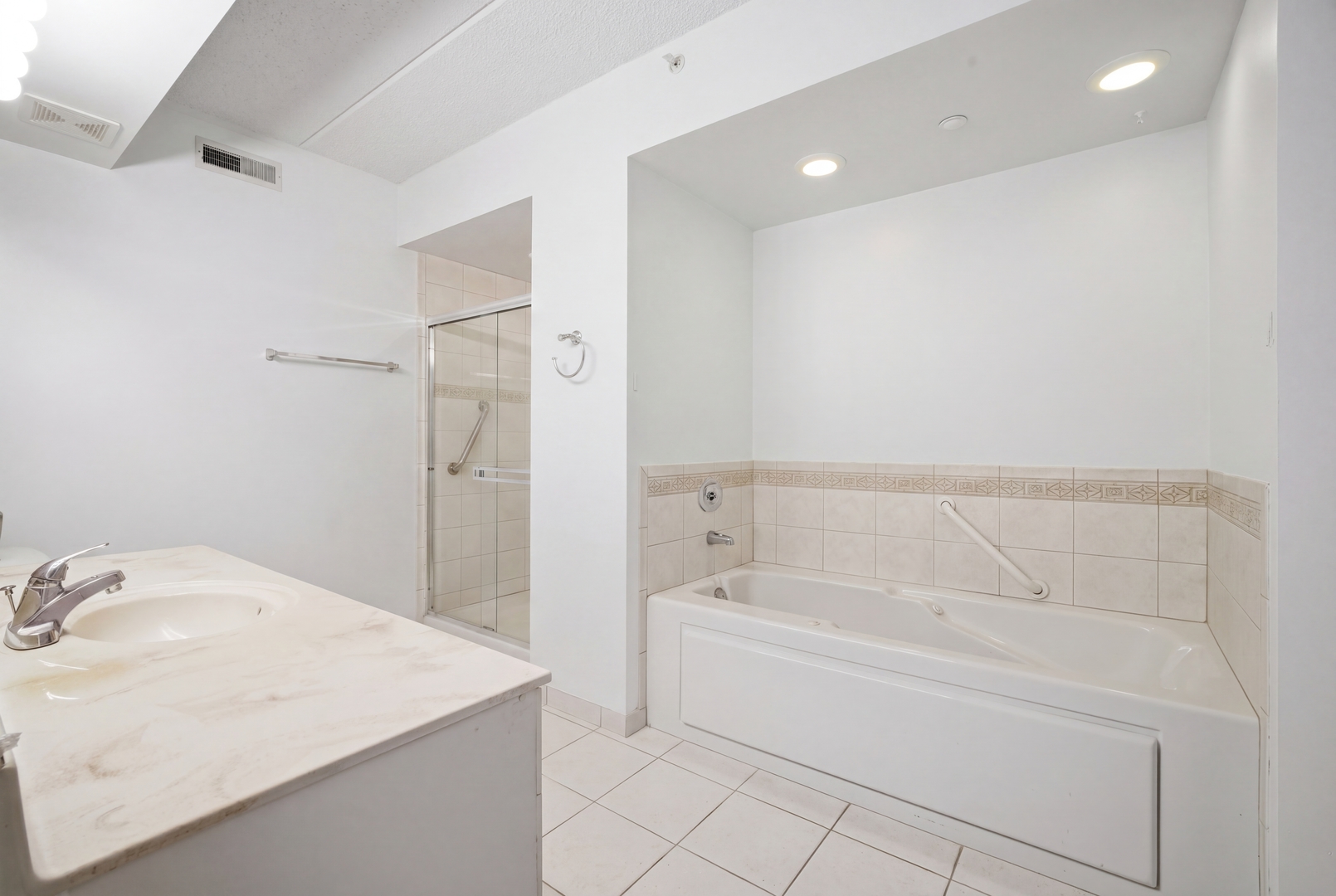 115 N Clifton Avenue #103, Park Ridge, IL 60068