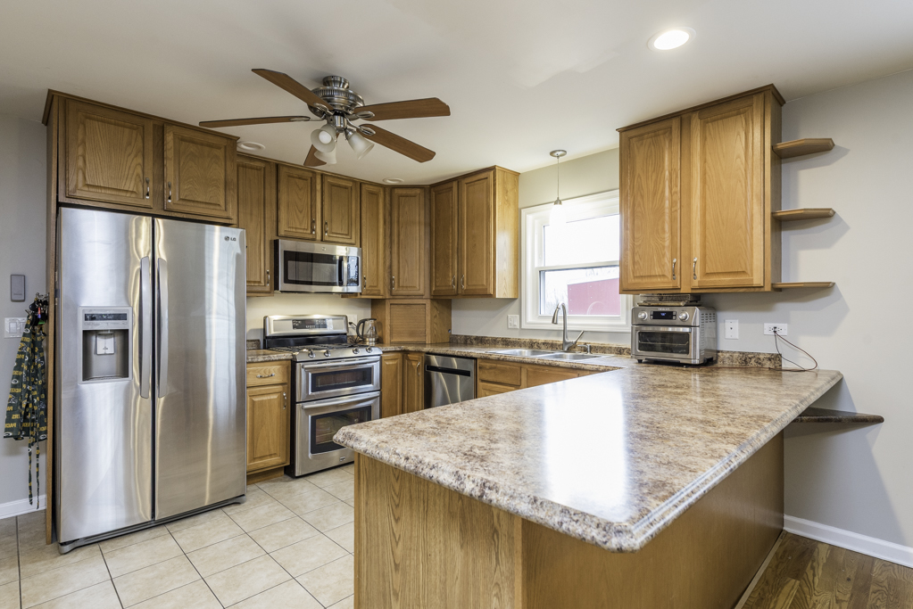 12707 W Warner Street, Beach Park, IL 60087