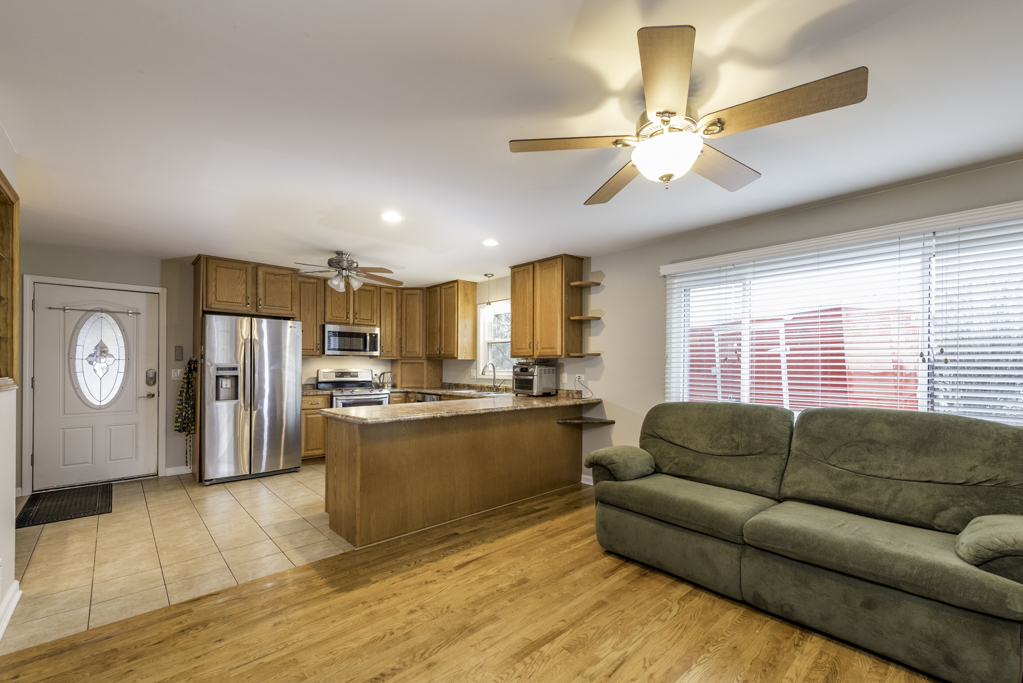 12707 W Warner Street, Beach Park, IL 60087