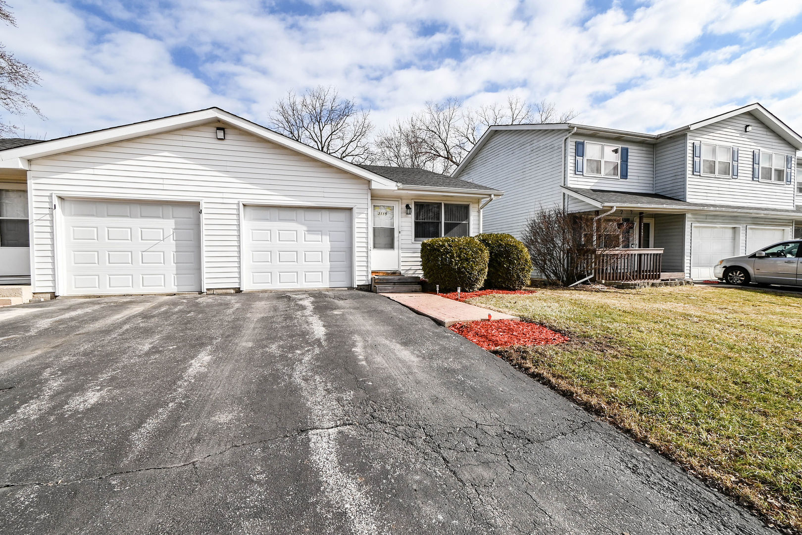 3113 Galilee Avenue, Zion, IL 60099