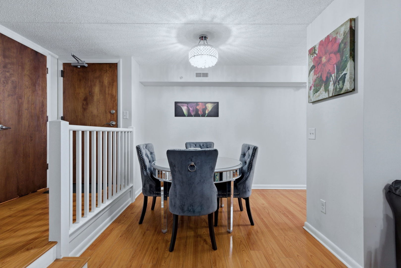 73 W Pier Drive #201, Westmont, IL 60559