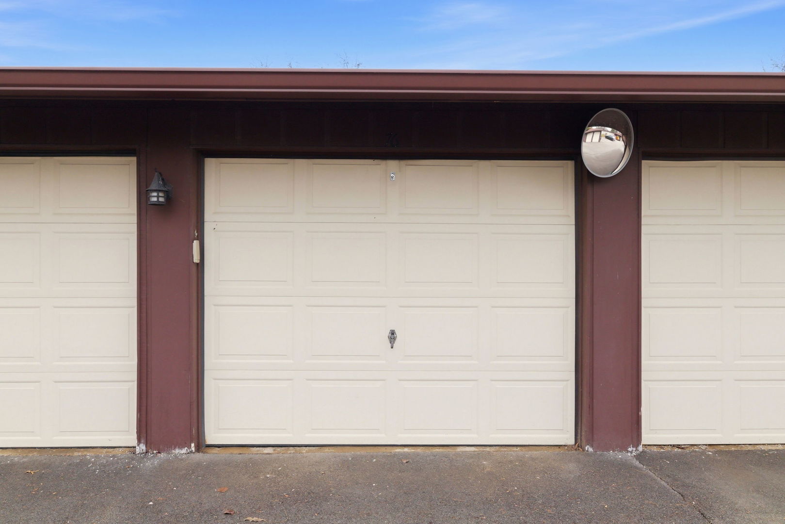 73 W Pier Drive #201, Westmont, IL 60559