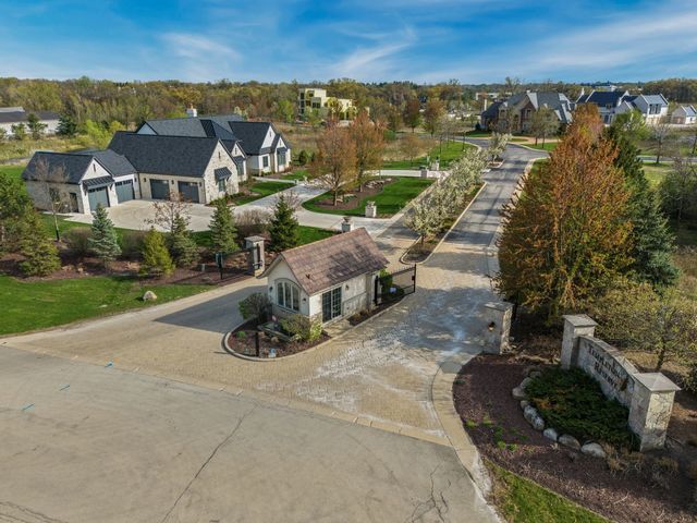 17 TEMPLETON Court, Oak Brook, IL 60523