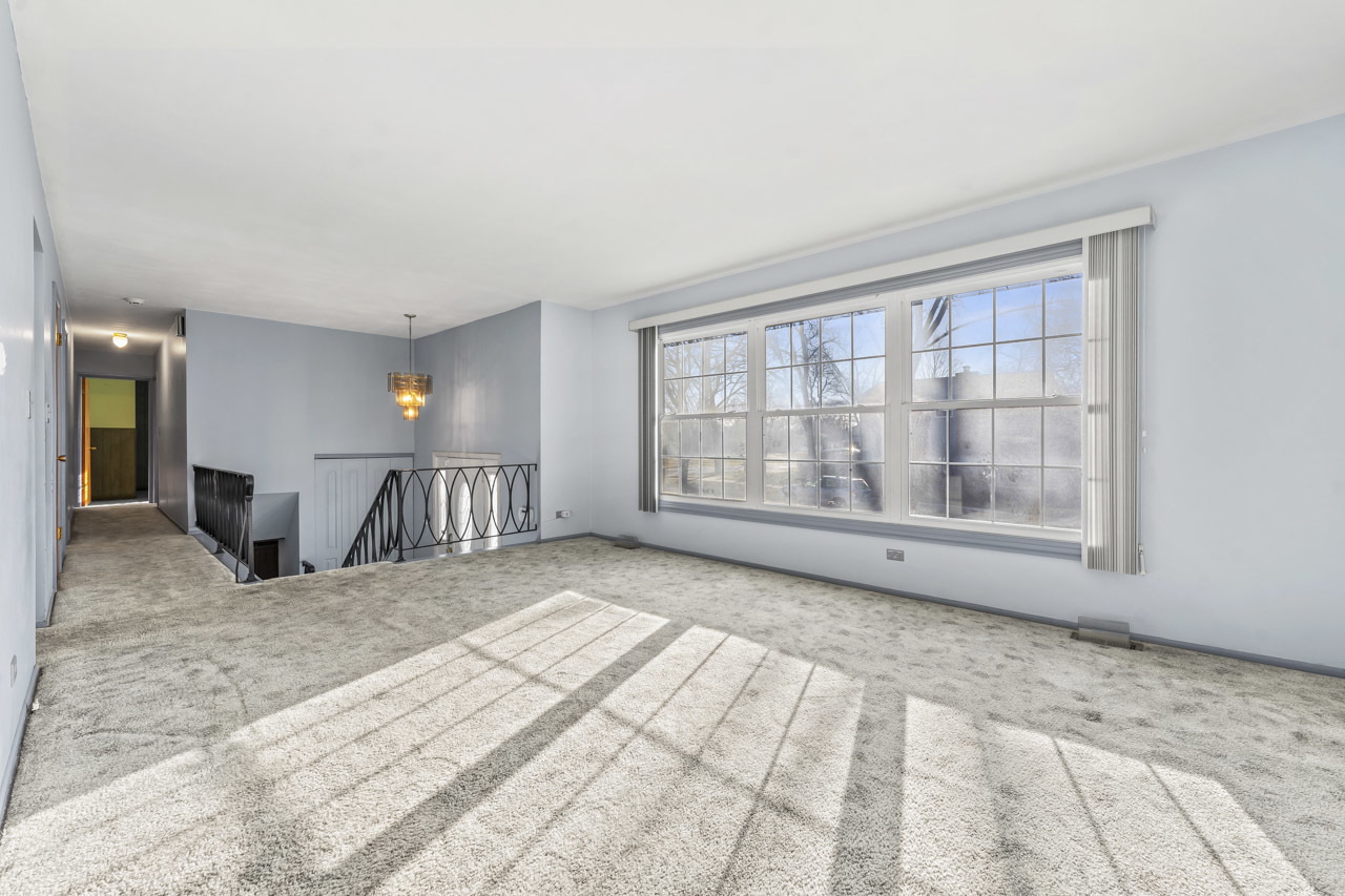 7487 Northway Drive, Hanover Park, IL 60133