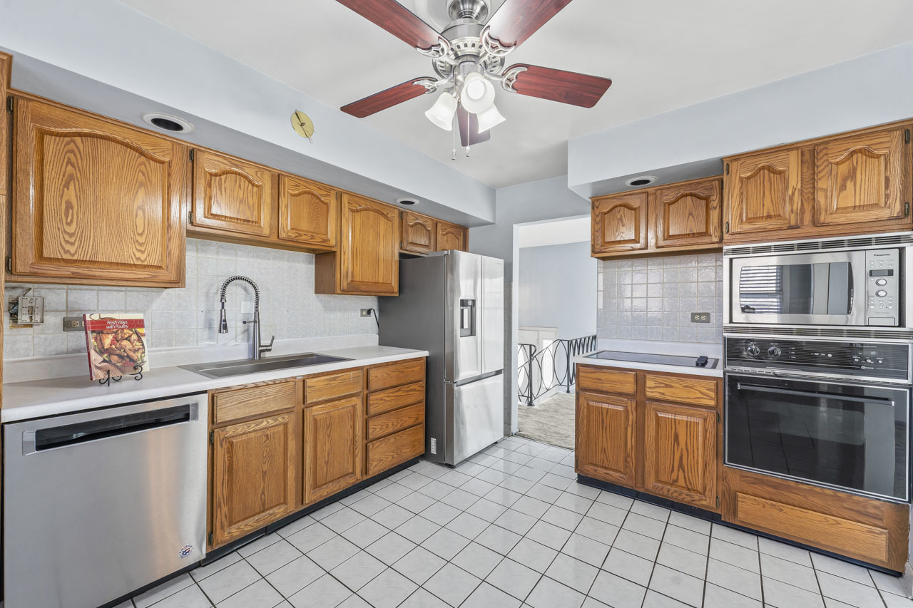 7487 Northway Drive, Hanover Park, IL 60133