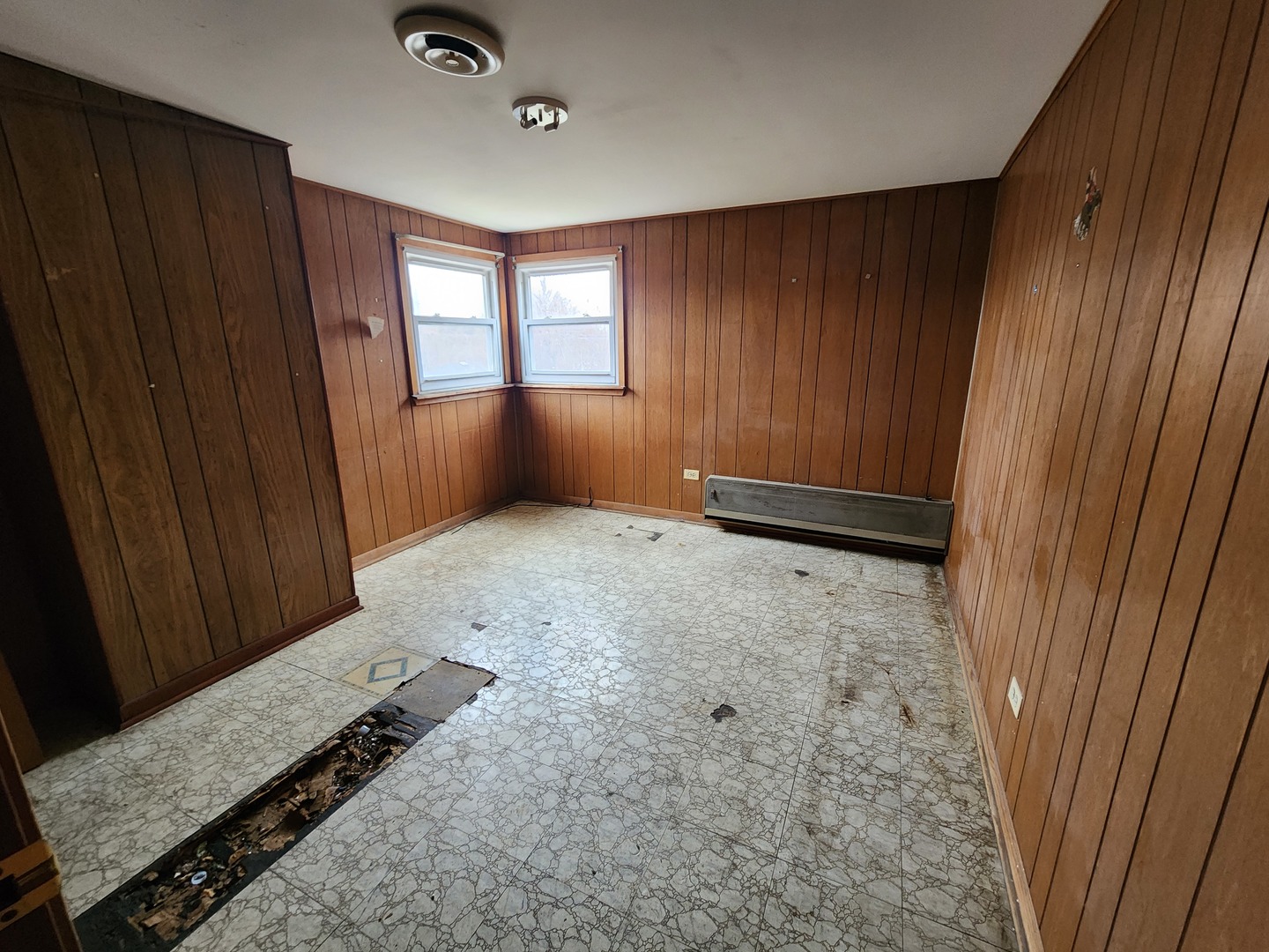 9138 S Perry Avenue, Chicago, IL 60620