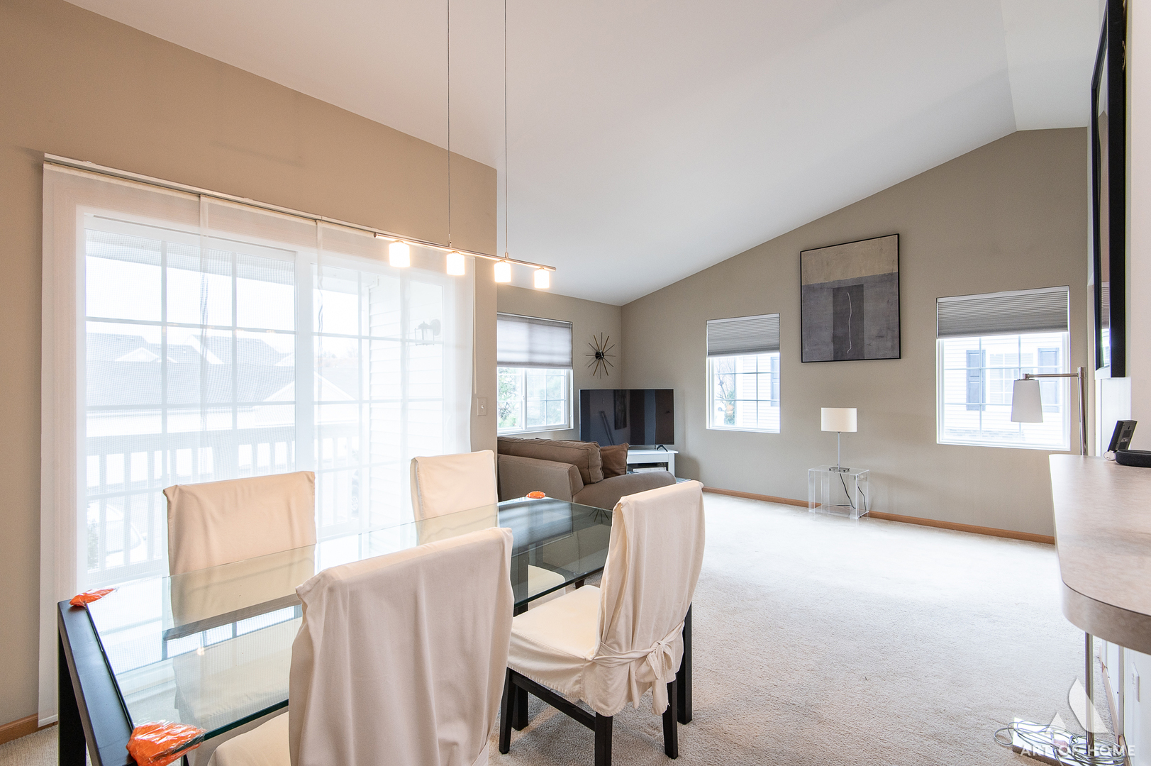 1117 Silverstone Drive #1117, Carpentersville, IL 60110