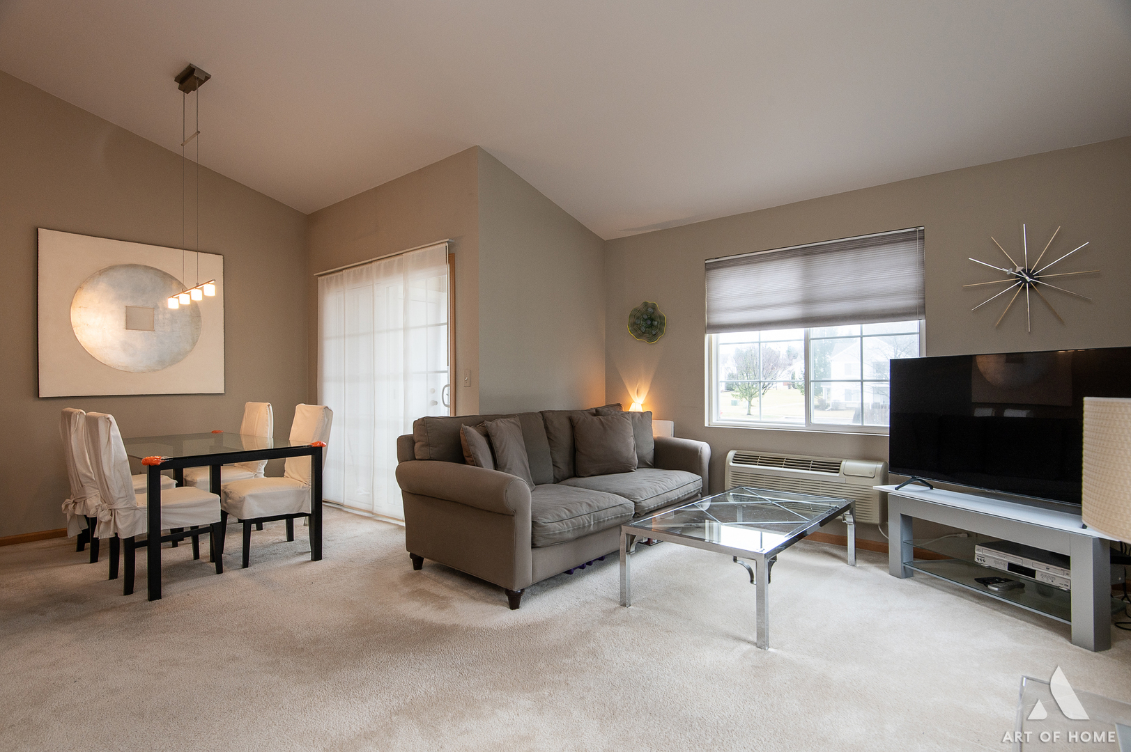 1117 Silverstone Drive #1117, Carpentersville, IL 60110