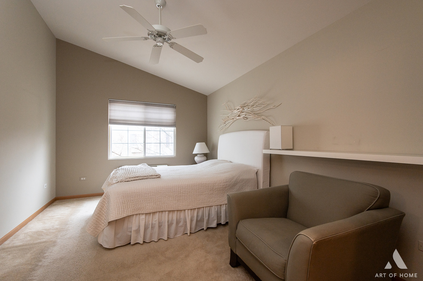 1117 Silverstone Drive #1117, Carpentersville, IL 60110