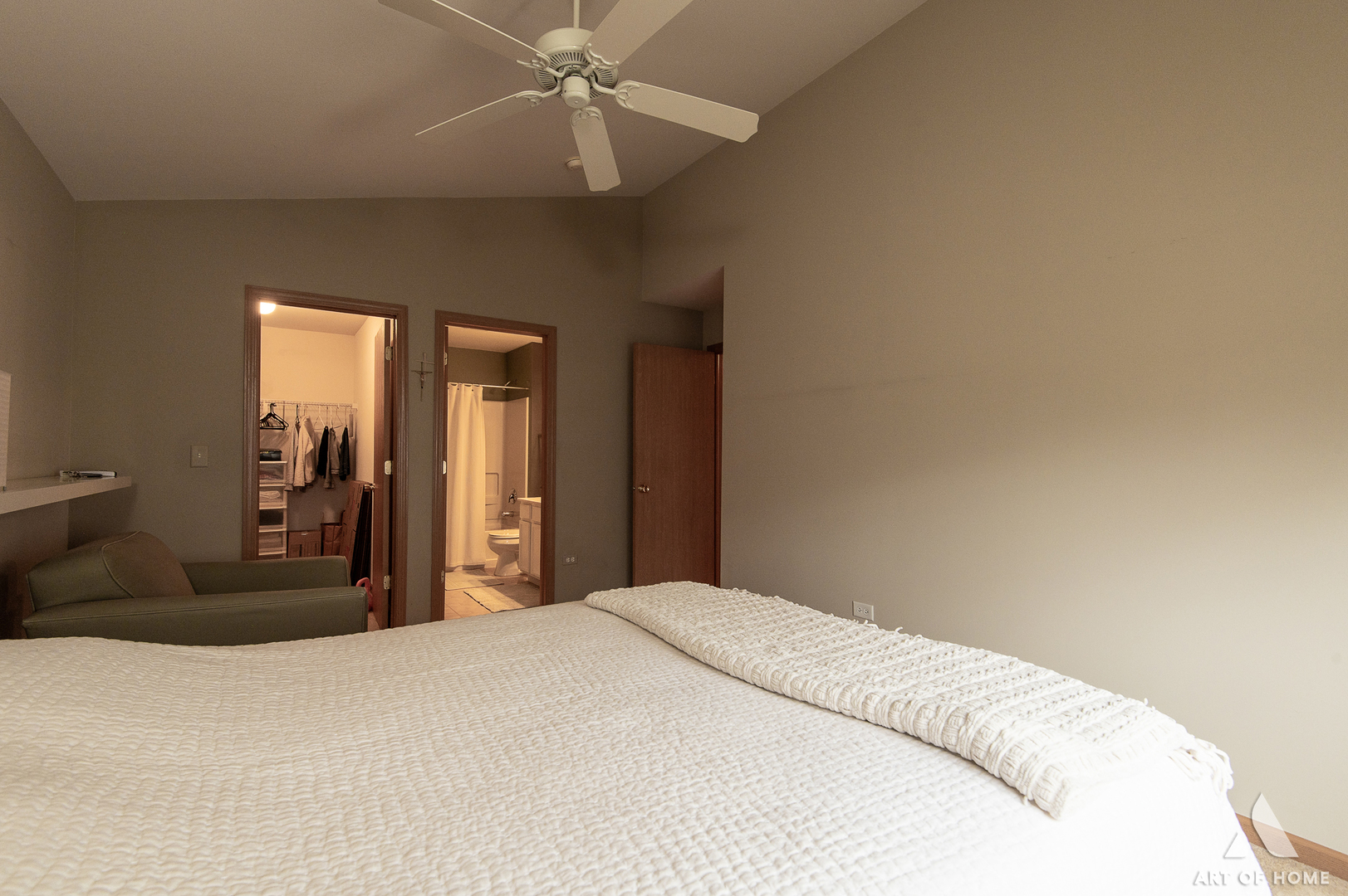 1117 Silverstone Drive #1117, Carpentersville, IL 60110