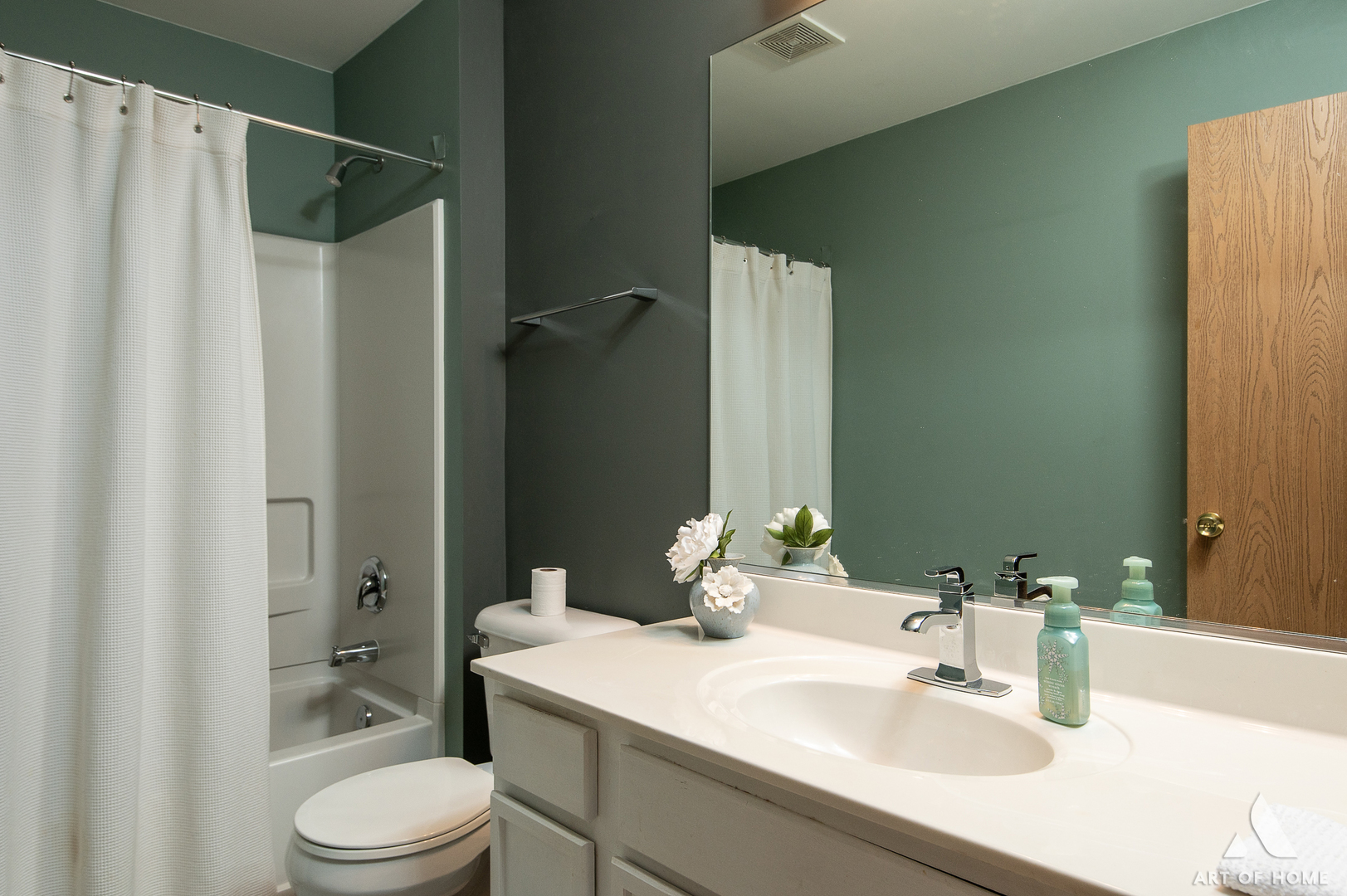 1117 Silverstone Drive #1117, Carpentersville, IL 60110