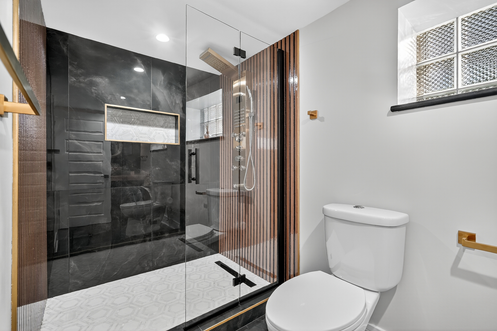 7642 S Merrill Avenue, Chicago, IL 60649