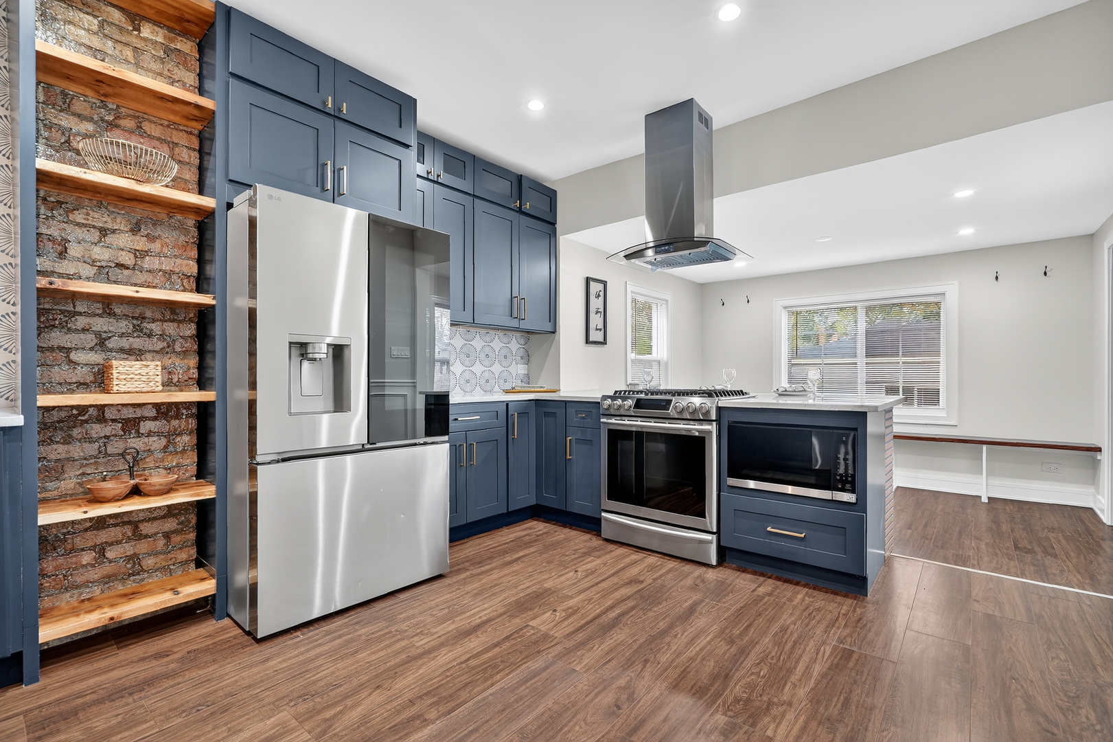 7642 S Merrill Avenue, Chicago, IL 60649