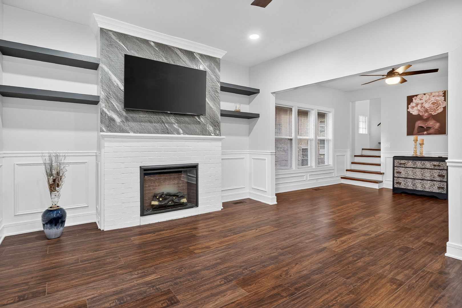 7642 S Merrill Avenue, Chicago, IL 60649