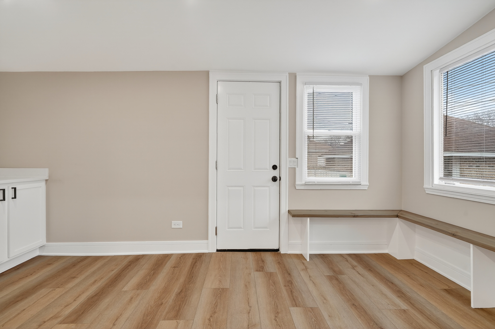 7947 S Dorchester Avenue, Chicago, IL 60619