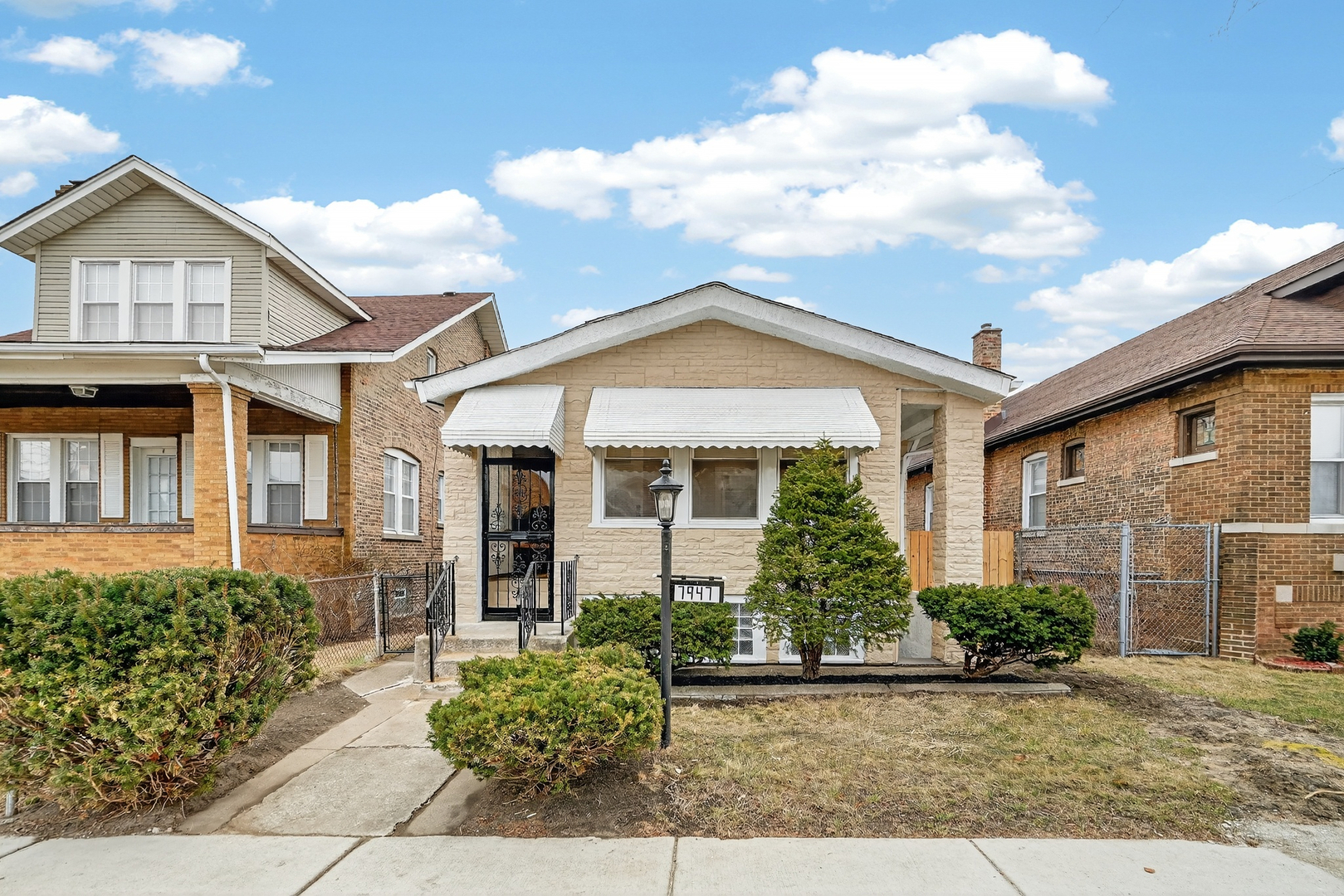 7947 S Dorchester Avenue, Chicago, IL 60619