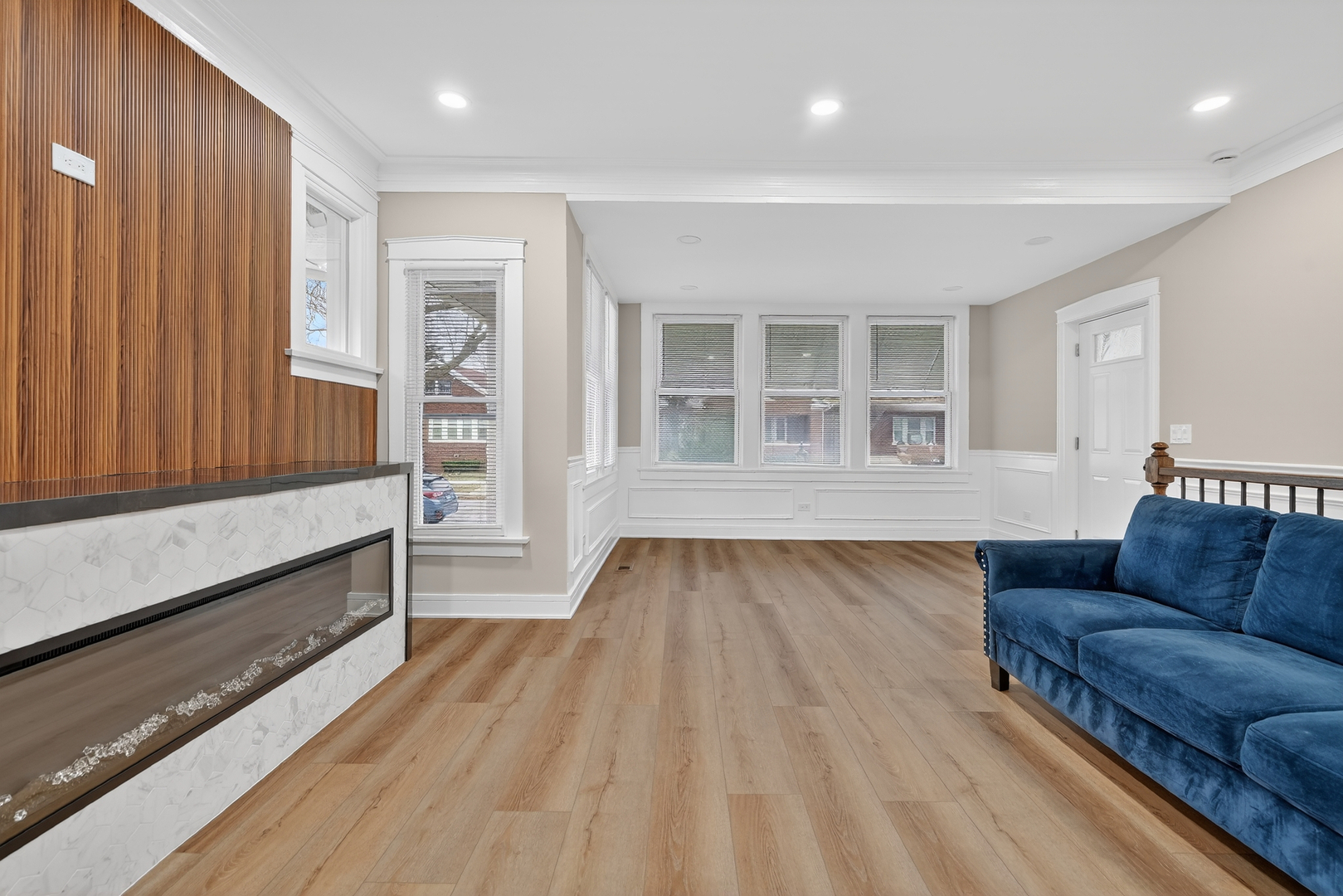 7947 S Dorchester Avenue, Chicago, IL 60619