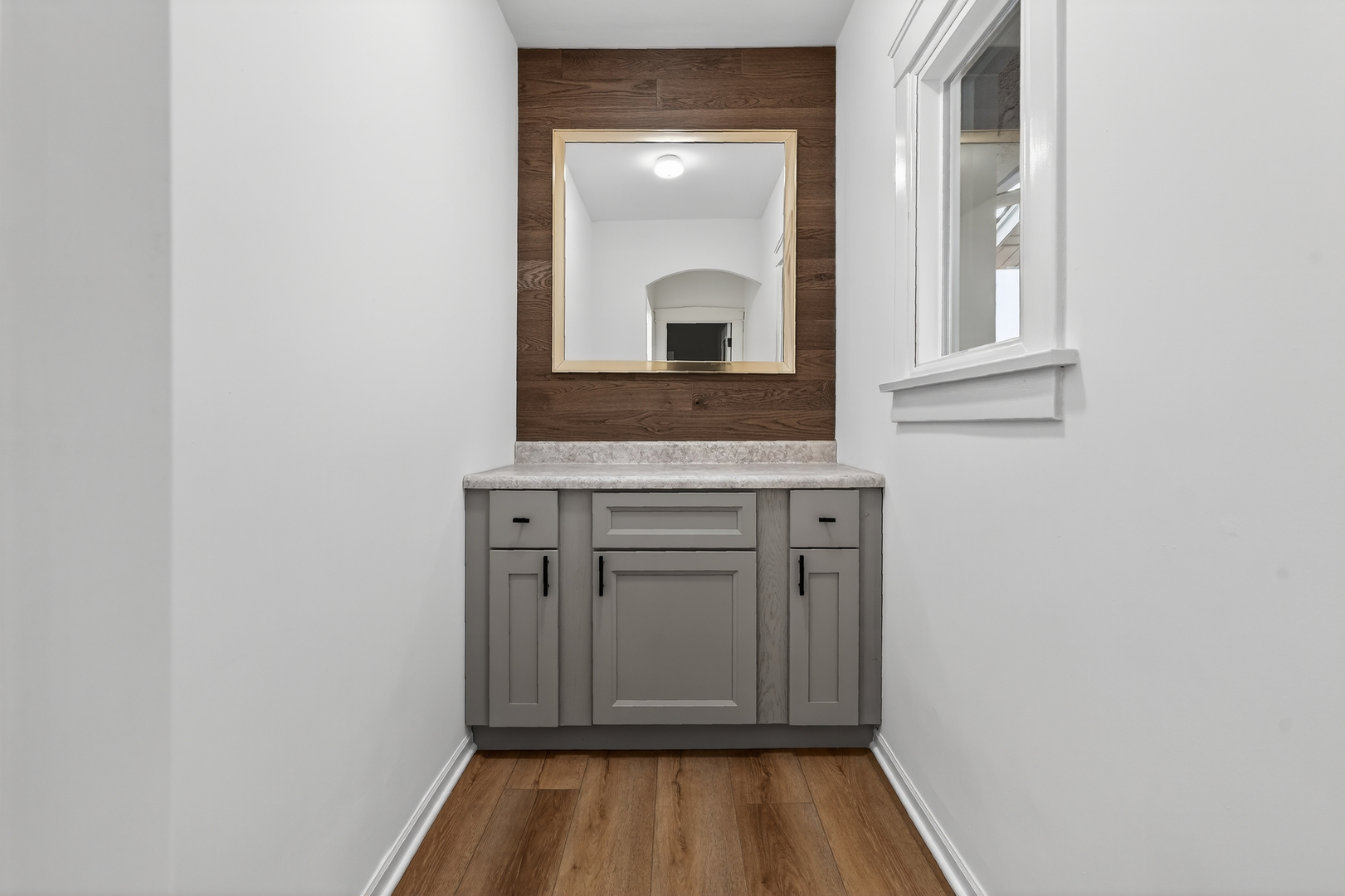 7947 S Dorchester Avenue, Chicago, IL 60619