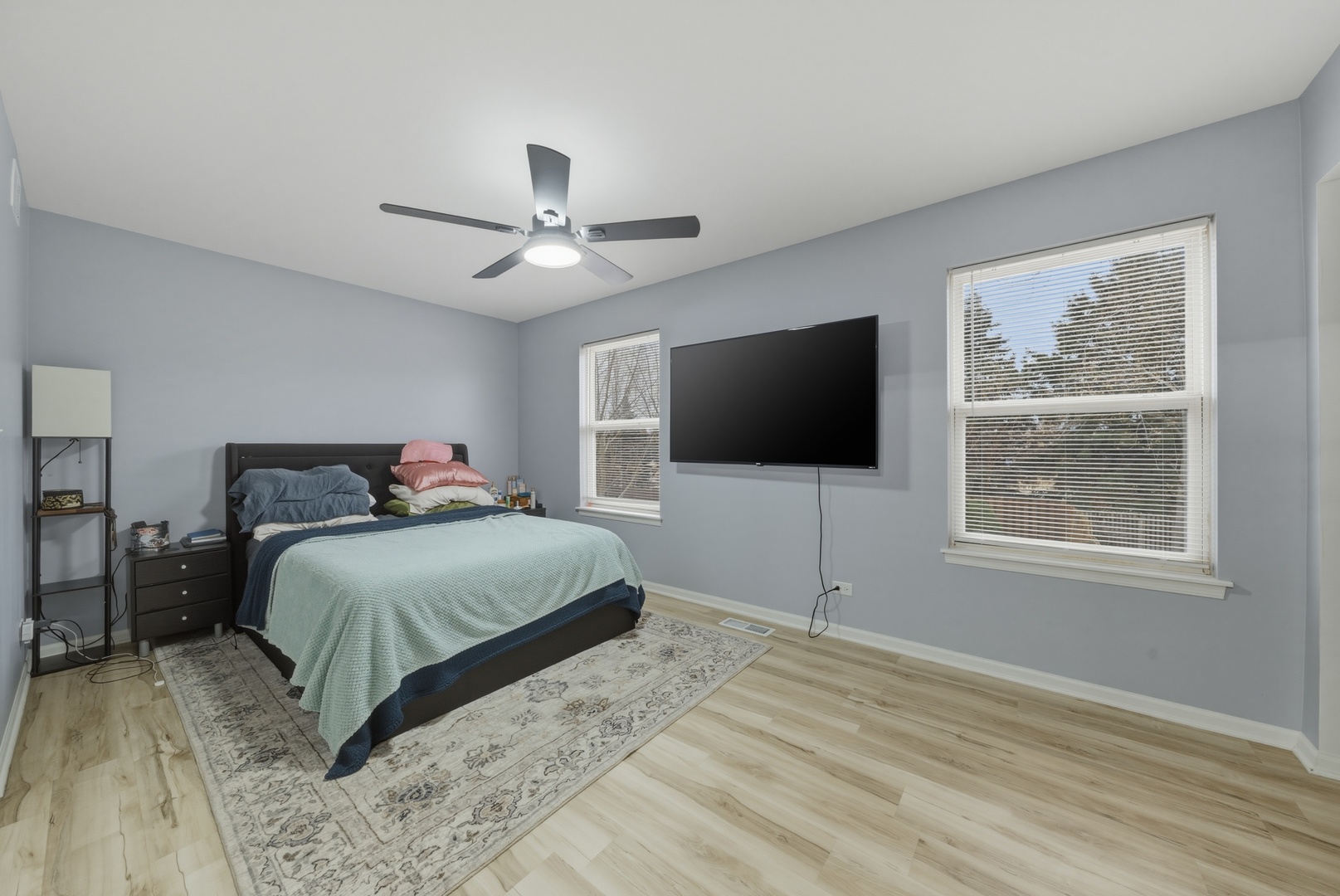 541 Heritage Drive, Oswego, IL 60543