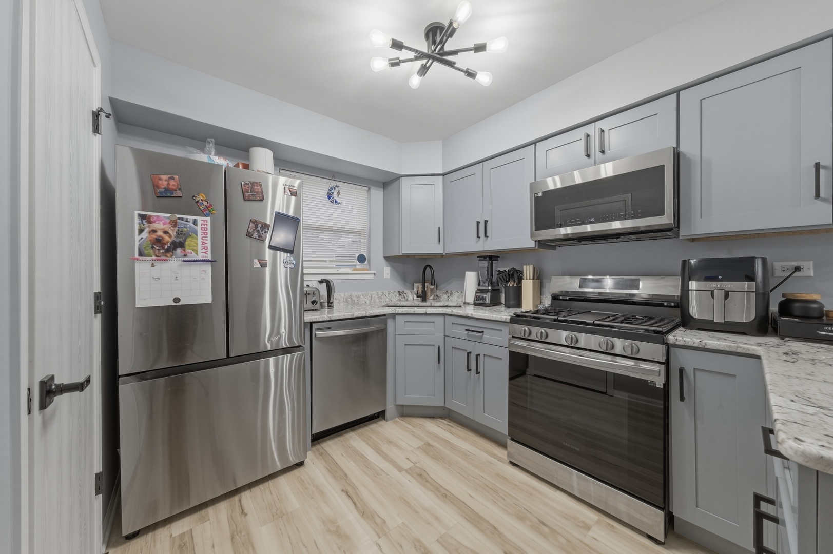 541 Heritage Drive, Oswego, IL 60543