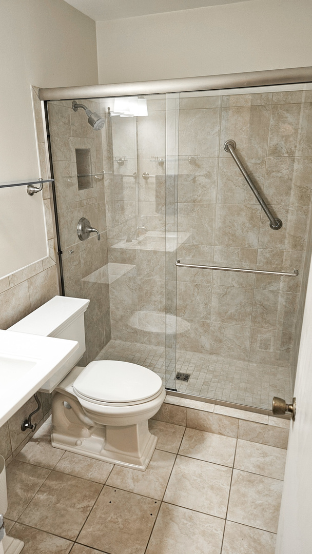 748 Chandler Road, Gurnee, IL 60031