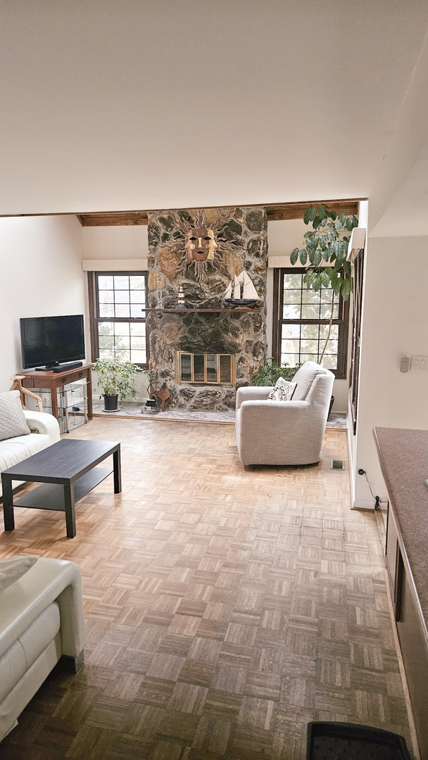 748 Chandler Road, Gurnee, IL 60031