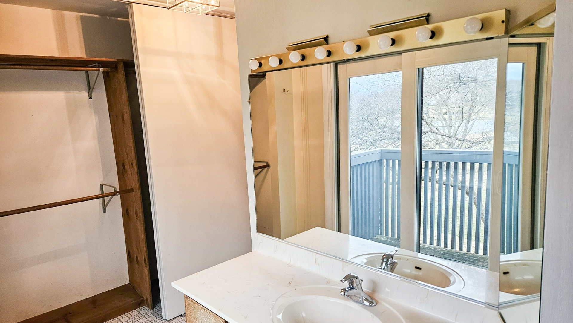 748 Chandler Road, Gurnee, IL 60031