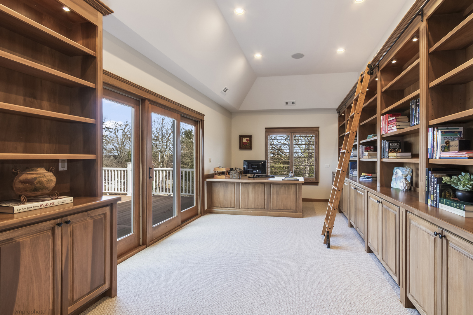 10 Old Hart Road, Barrington Hills, IL 60010