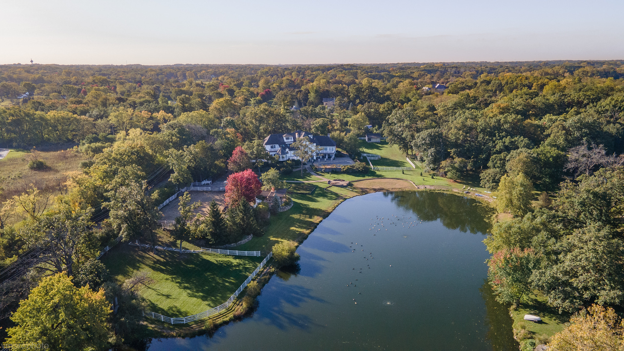 10 Old Hart Road, Barrington Hills, IL 60010