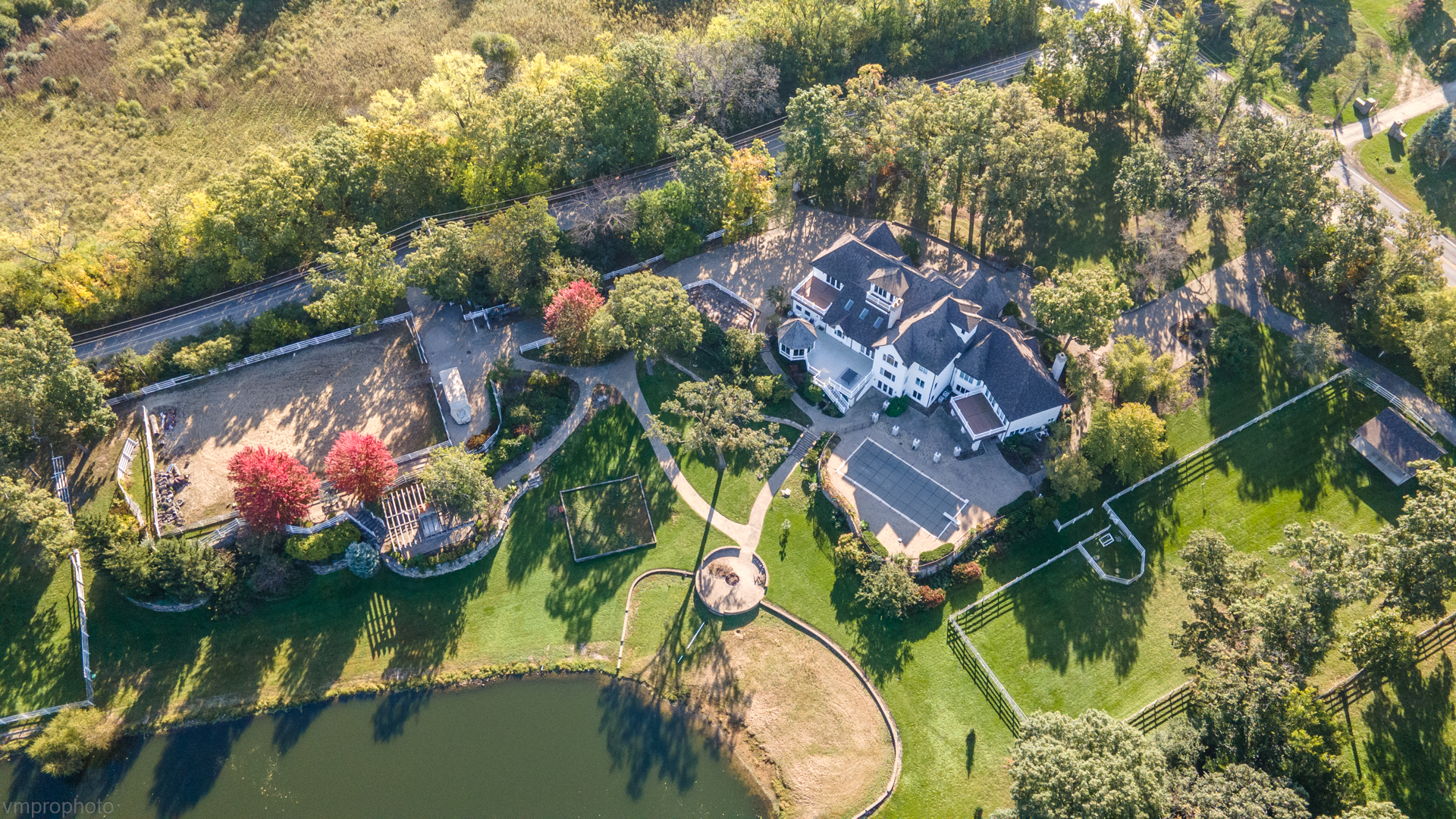 10 Old Hart Road, Barrington Hills, IL 60010