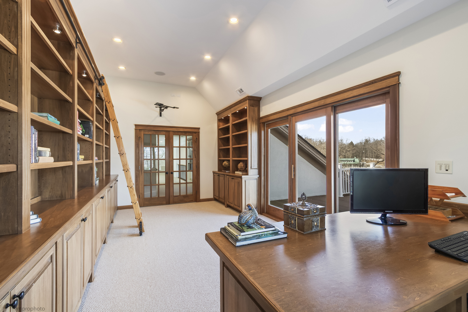 10 Old Hart Road, Barrington Hills, IL 60010